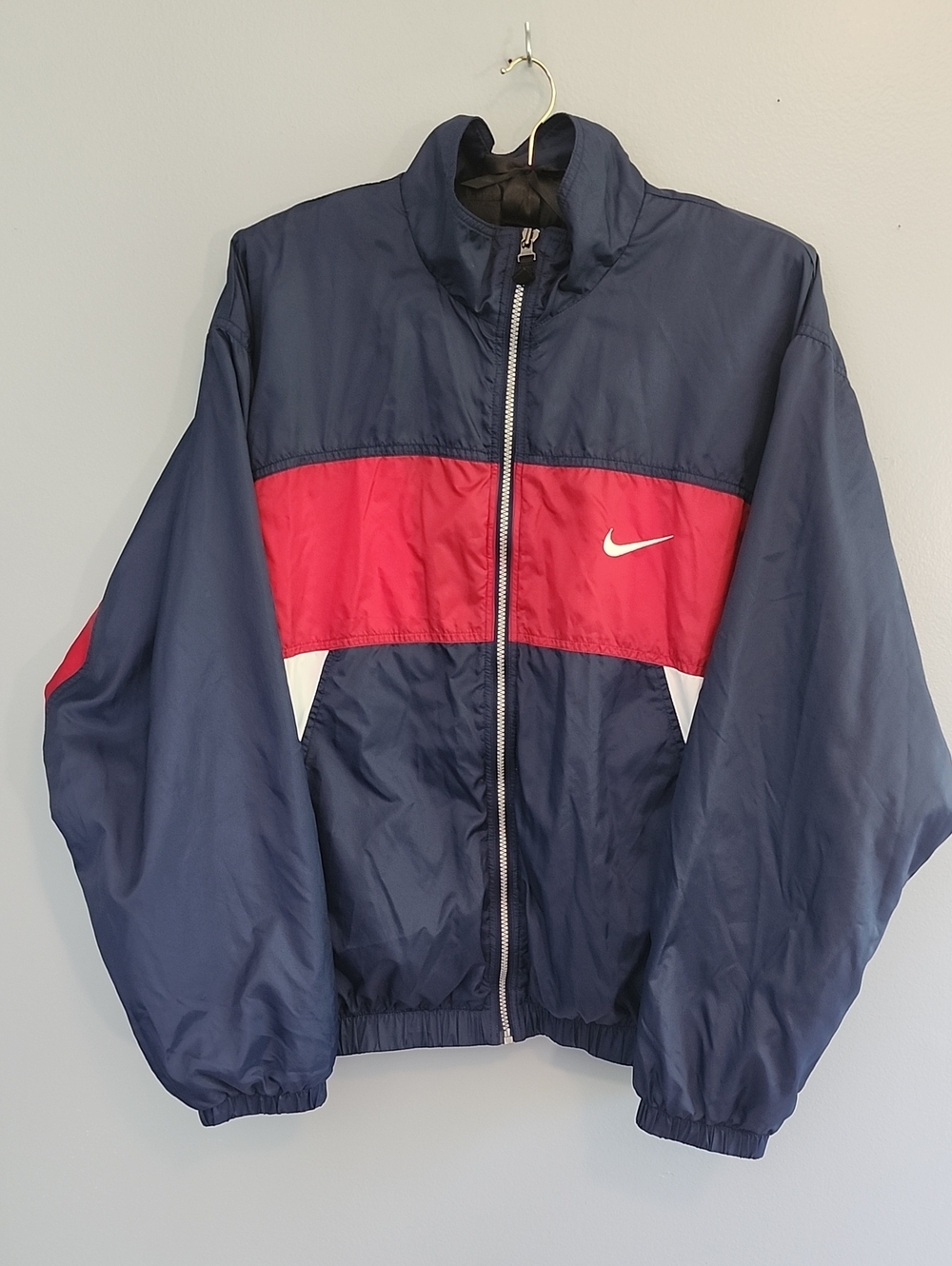 Nike Men’s Navy, Red & White Colorblock Windbreaker